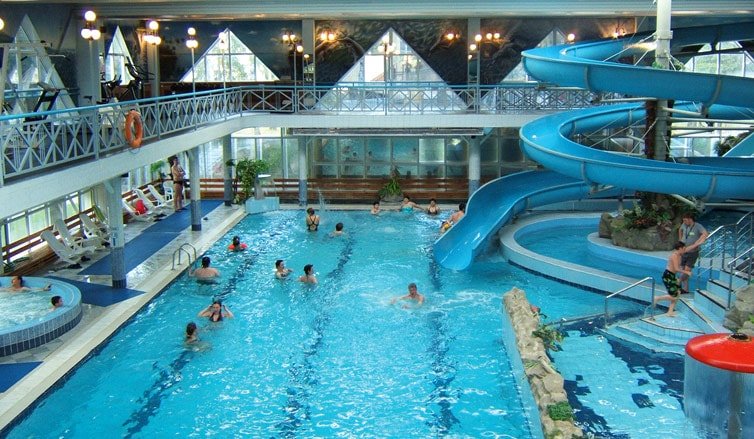 Московский аквапарк с плаванием и безопасностью