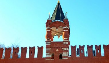 Царская башня Московского Кремля – маленький гигант Царская башня Московского Кремля