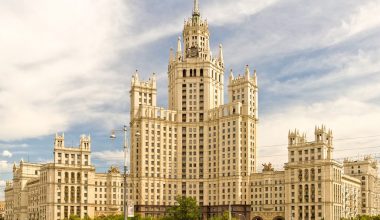 Жилой дом на Котельнической набережной Жилой дом на Котельнической набережной