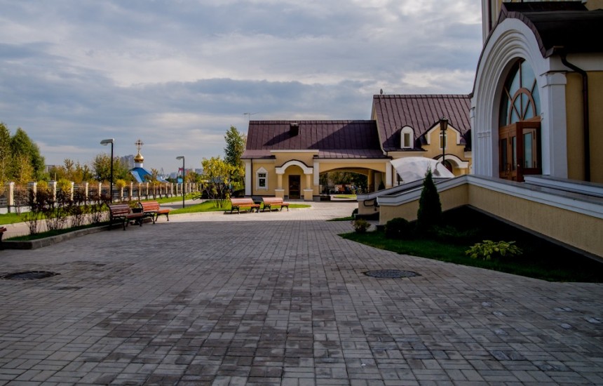 Храм Спиридона Тримифунтского в Москве