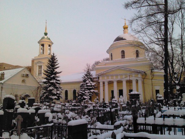 Храмы Живоначальной Троицы в Москве
